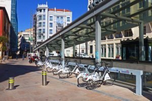 Zona de alquiler de bicicletas en el casco histórico de Burgos
