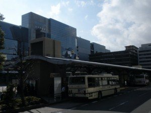 Parada de autobuses frente a la Estación de Kioto, cómo moverse por Kioto