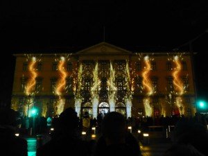 Espectáculo de luces en el Ayuntamiento de Annecy por Navidad