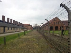 Barracones y alambrada de Auschwitz I