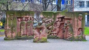 Monumento Block der Frauen en la plaza Rosenstrasse de Berlín
