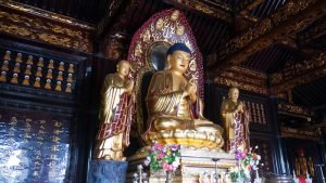 Estatua de Buda en la Gran Pagoda del Ganso Salvaje de Xian