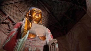 Estatua de Buda en el interior de la Pagoda de Yingxian