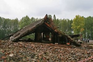 Cámara de gas parcialmente destruida de Auschwitz II
