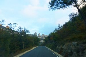 Carretera para llegar a Orbaneja del Castillo