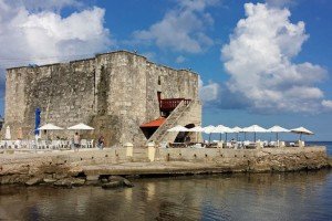 Torreón de la Chorrera, punto de inicio del Malecón de La Habana