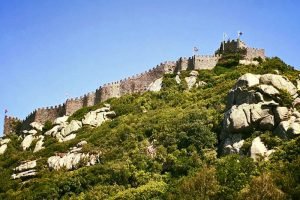 Castillo de los Moros sobre las colinas de Sintra
