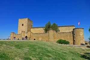 El Castillo de Pedraza acoge cada año los Conciertos de las Velas
