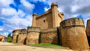 Castillo de Sajazarra: Fortaleza entre viñedos