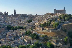 Ciudad de Toledo alzándose sobre el río Tajo, historia de Toledo