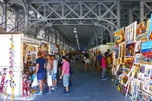 Feria de Artesanía en el interior de los Antiguos Almacenes de Depósito San José