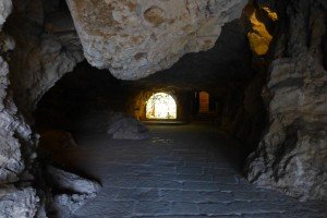Cueva de entrada a la Ermita de San Saturio en Soria