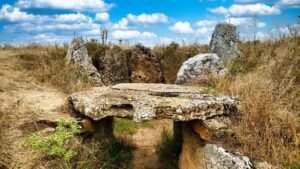 Dolmen de La Cotorrita, uno de los muchos que hay en las Hoces del Alto Ebro