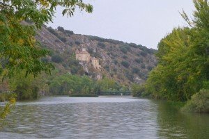 Ermita de San Saturio junto al río Duero