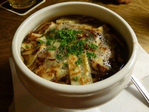 Frittatensuppe, una de las sopas más típicas de la gastronomía de Innsbruck