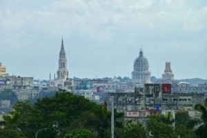 Torre campanario de la Iglesia de Reina, la más alta de Cuba