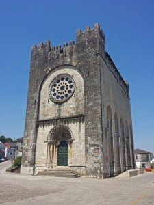 Iglesia de San Nicolás en Portomarín, ruta del románico de la Ribeira Sacra