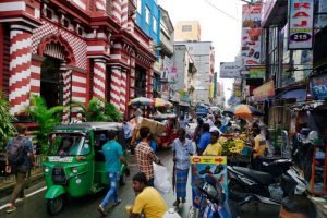 Calles de Pettah, uno de los mejores barrios para degustar la gastronomía de Colombo