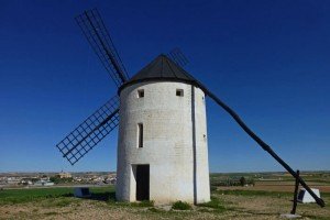 Molino de viento en Tembleque, conocido como la Puerta de La Mancha