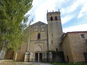 Fachada principal del Monasterio de Santa María del Parral en Segovia