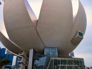 Museo de Arte y Ciencia en el complejo turístico Marina Bay Sands