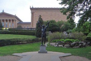 Estatua de Rocky junto Museo de Arte de Filadelfia