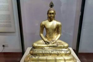 Escultura budista en el Museo Nacional de Colombo