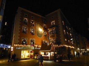 Los edificios de todas las ciudades de Austria se visten de gala para la Navidad