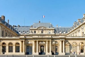 Palacio Real, una de las mejores muestras de la arquitectura civil de París