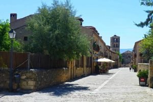 Calles medievales de Pedraza, uno de los pueblos más bonitos de España