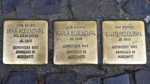 Placas doradas en las calles del Barrio Judío de Berlín