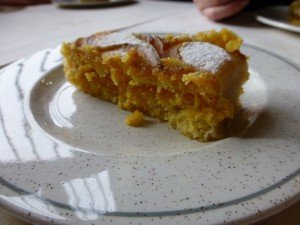Ponche Segoviano, el dulce más tradicional de la ciudad, qué comer en Segovia