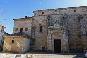 Fachada norte de la Iglesia de San Pedro y San Ildefonso, ruta del románico de Zamora