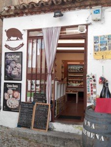 Tienda con productos típicos de Cáceres, qué comprar en Cáceres