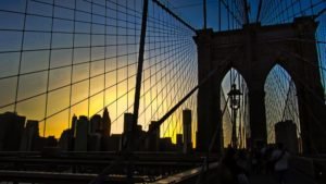 Cruzando el Puente de Brooklyn hacia Manhattan