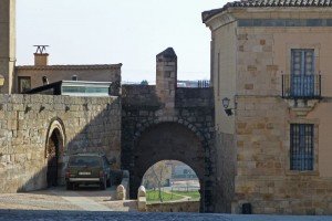 Puerta del Obispo de las murallas de Zamora