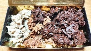Rocas de Oña, dulce típico recubierto de chocolate