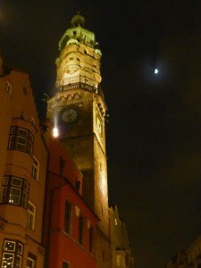 Torre de la Ciudad de Innsbruck de noche