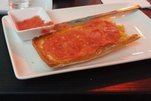 Tostada con aceite y tomate, uno de los desayunos más típicos de Jaén