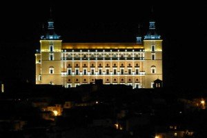 Vista nocturna del Alcázar de Toledo