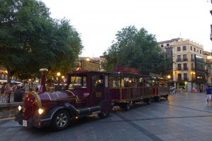 Zocotren en la Plaza de Zocodover, cómo moverse por Toledo
