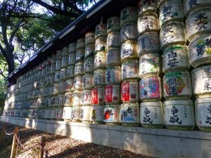 Barriles de sake donados al Templo Meiji Jingu