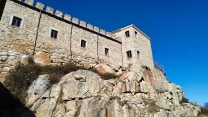 Parte trasera del Castillo-Palacio de Magalia