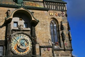 Detalle del cuadrante astronómico del reloj del Ayuntamiento de Praga