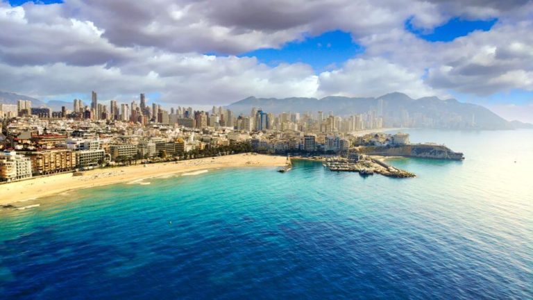 Guía completa de Benidorm, descubre qué ver, hacer y visitar