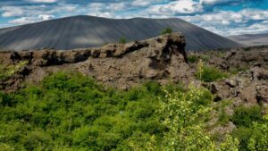 Cráter Hverfjall a orillas del lago Mývatn