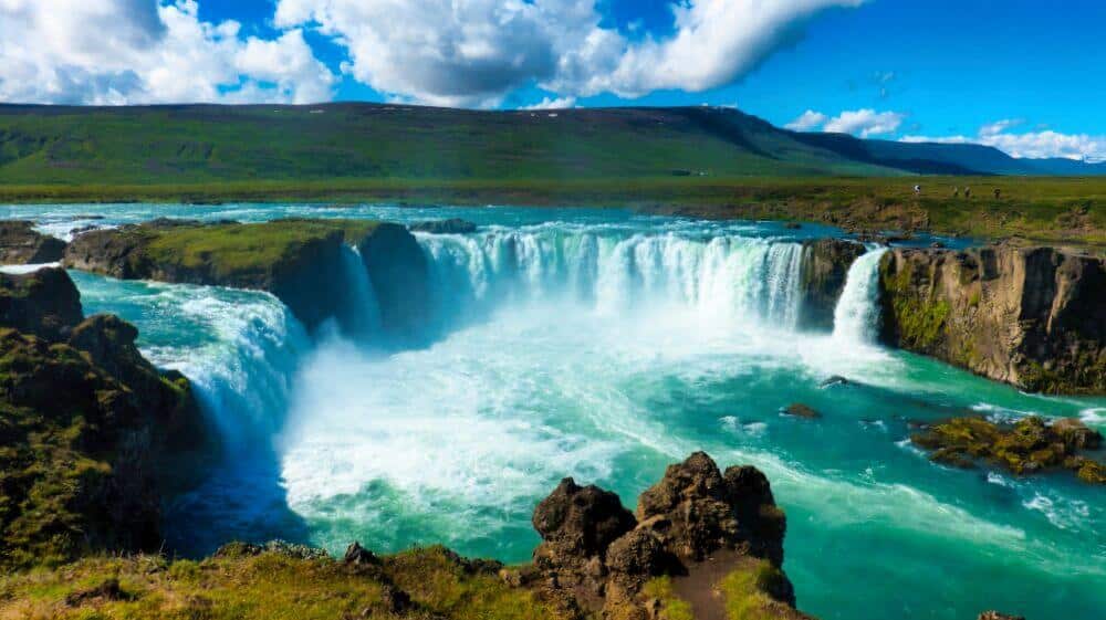 Godafoss, la "Cascada de los Dioses" en Islandia