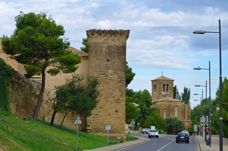 Guía turística con fotos, vídeo y toda la información necesaria para visitar Huesca
