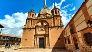 Fachada lateral de la Iglesia del Cristo del Valle