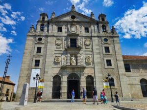 Fachada de la Iglesia de Santa Teresa en Ávila